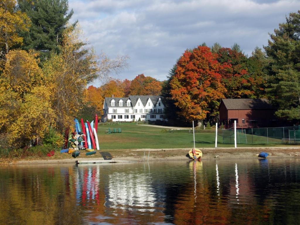 Inn At Pleasant Lake New London Εξωτερικό φωτογραφία