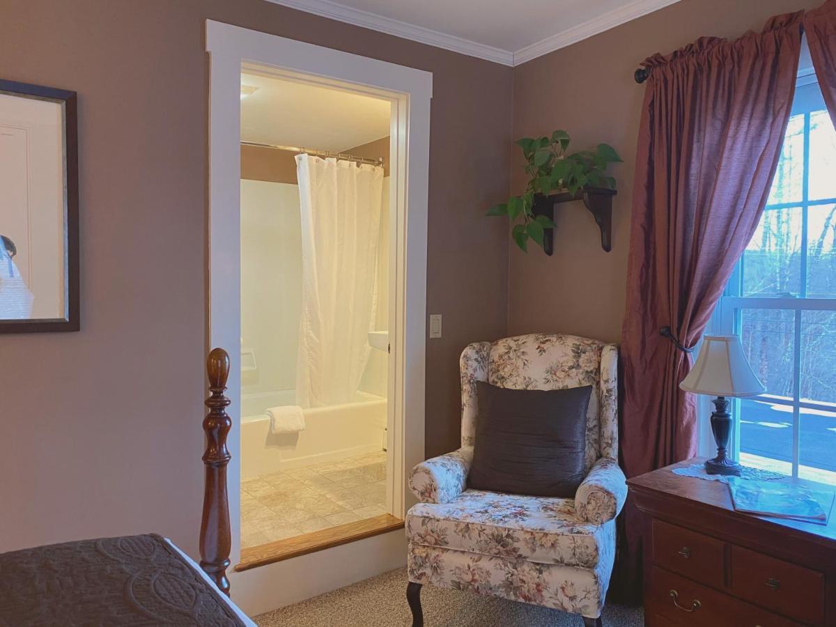 Inn At Pleasant Lake New London Εξωτερικό φωτογραφία